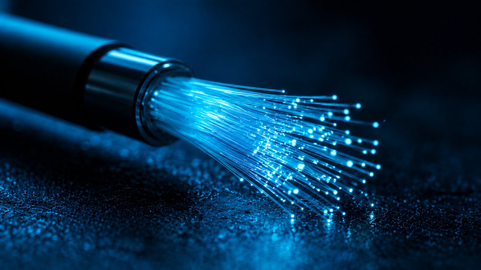 Fiber optik kablo ucundaki isik lifleri yakin cekim